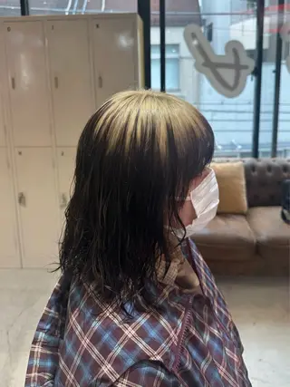 ミディアム カラー 🧤高明度ハイトーン 🧤莉音のヘアスタイル