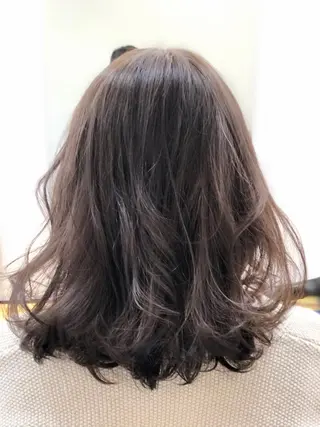 ミディアム H by Real meのヘアスタイル