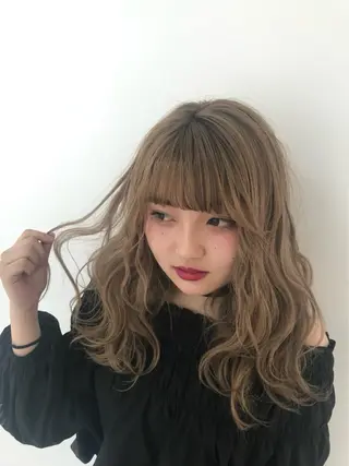 ロング Kanari Ryuのヘアスタイル