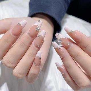 ネイル Queens テイのネイルデザイン