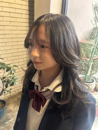 セミロング ヘアアレンジ HIBIKI / 透明感カラーのヘアスタイル
