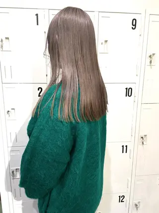 ミディアム 大角 実希のヘアスタイル