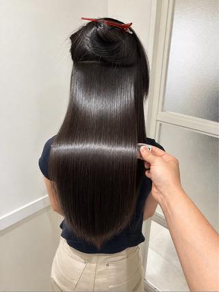 ロング 髪質改善/縮毛矯正 /コテ巻き風パーマのヘアスタイル