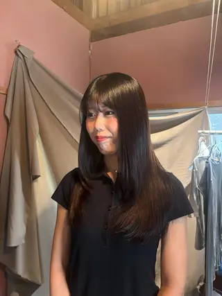 ロング 中津/ナチュラルカラ ー/美馬本紅亜のヘアスタイル