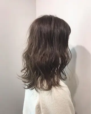 ミディアム レイヤー/大人ボブ| ワタナベ リョウカのヘアスタイル