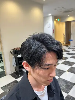 ミディアム パーマ ヘアアレンジ メンズ メンズパーマ 似合わせカットのヘアスタイル