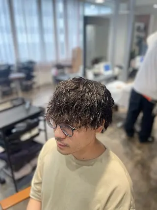 パーマ メンズ 大人のメンズパーマ/ 丁寧なカウンセリングのヘアスタイル