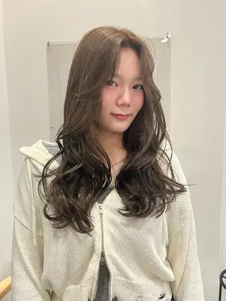 ロング AMI🎀韓国ヘア 透明感カラーのヘアスタイル