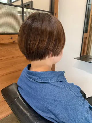 ショート コウノス マサコのヘアスタイル
