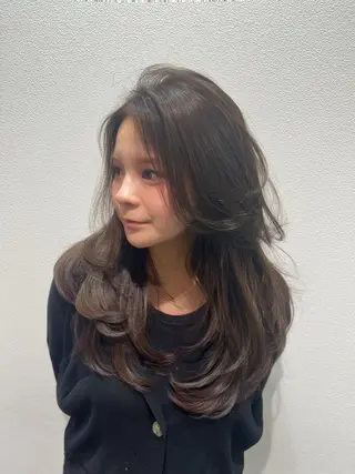 セミロング レイヤーカット 早崎太生のヘアスタイル