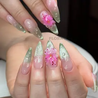 ネイル Isinha Nailsのネイルデザイン