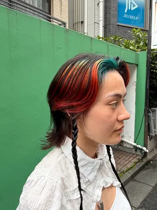 ミディアム アワタケ リンのヘアスタイル
