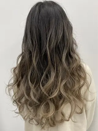 ロング カラー ヘアアレンジ 【公式】amble luxe池袋東口🩷のヘアスタイル