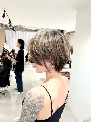 ショート カラー I's hair 心斎橋のヘアスタイル