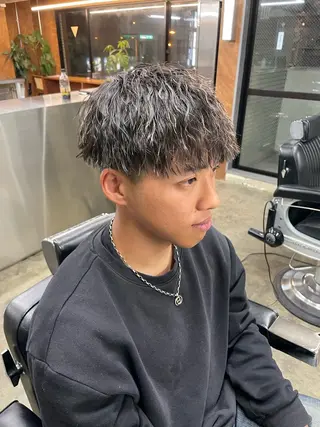 ショート カラー パーマ ヘアアレンジ メンズ 亀井隆汰/メンズ専門 パーマ/フェード可のヘアスタイル