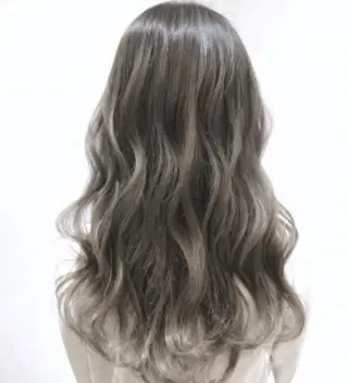 カラー 福元友梨 ディレクター✂️のヘアスタイル