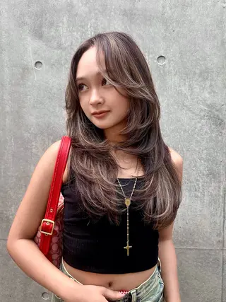 セミロング DEAN ISLA 海外風ヘアサロンのヘアスタイル