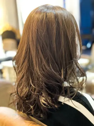 ミディアム 浅香 美加のヘアスタイル