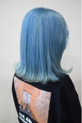ミディアム カラー 西村 理伽のヘアスタイル