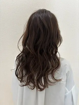 ロング 𝐚𝐲𝐚𝐧𝐞 /美髪/透明感カラーのヘアスタイル