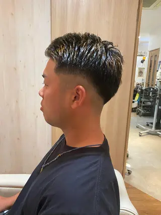 カラー メンズ 岡垣 幸汰のヘアスタイル