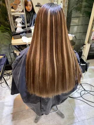ロング カラー ササ キのヘアスタイル