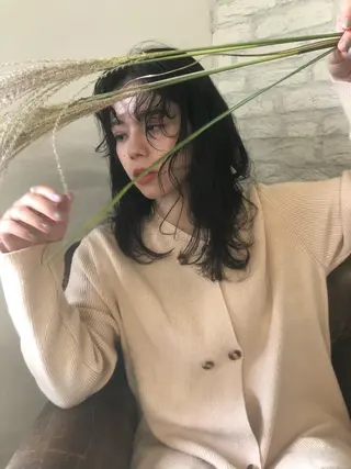 セミロング ヘアアレンジ 大人girly🛋️ 🤍yukakoのヘアスタイル
