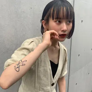 ショート カラー センターパート特化 井上健太のヘアスタイル