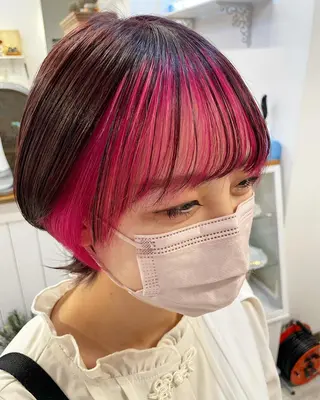 ショート インナーカラー 推し ブリーチ 髪質改善のヘアスタイル