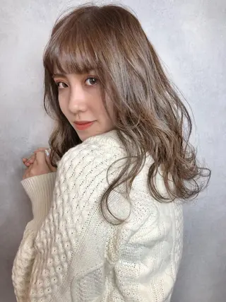 セミロング カラー サワタ ミサのヘアスタイル
