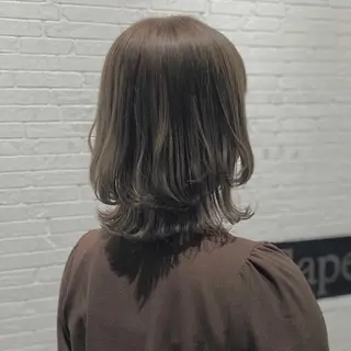 ミディアム カぺリベラ グラマラス店のヘアスタイル
