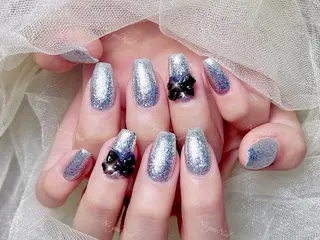 ネイル 🦋 Queenieのネイルデザイン