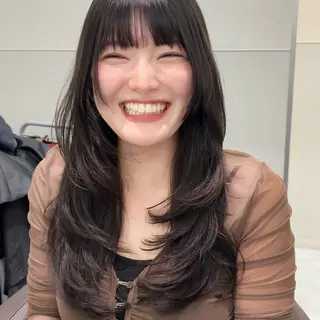 ロング 盛れる透明感カラー momokaのヘアスタイル