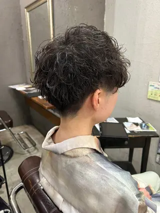 ショート パーマ メンズ 桜田 修未のヘアスタイル