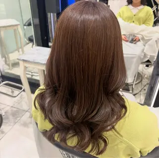 セミロング パーマ コテ巻きパーマ💙 シノヤユイのヘアスタイル