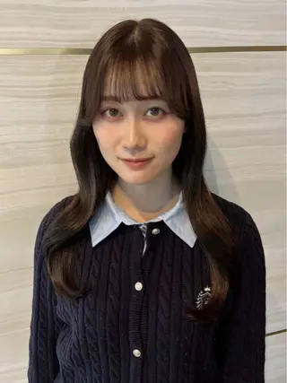 セミロング 🐈‍⬛momo🐾 ブリーチ・Wカラーのヘアスタイル