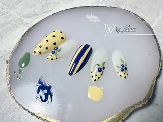 Moon Nailsのネイルデザイン