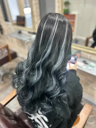 ロング カラー 成安 雪菜のヘアスタイル