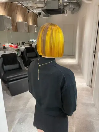 ショート カラー マツオカ マコのヘアスタイル