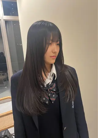 ロング 山口 愛結のヘアスタイル