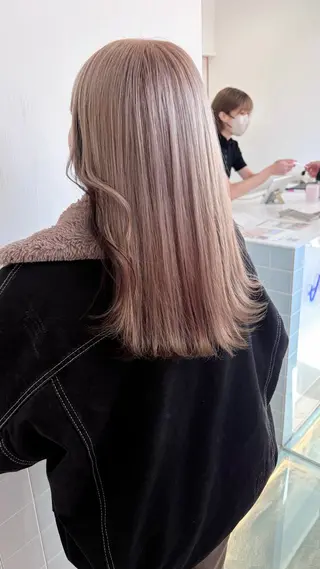 セミロング カラー レイン🌏🍀 透明感/ハイトーンのヘアスタイル
