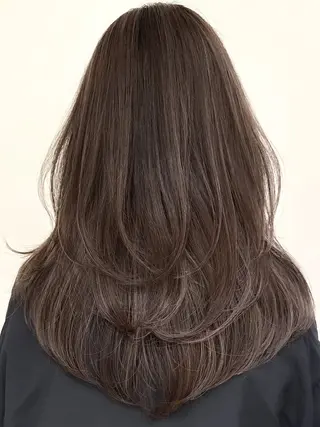ロング カラー 新實 ゆりあのヘアスタイル
