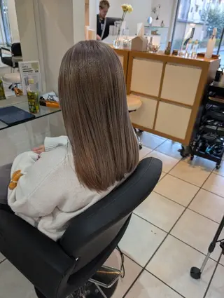 ロング カラー 大人髪ヘアセット/ 切りたて感なしカットのヘアスタイル
