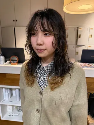 ロング 松本  夏海のヘアスタイル