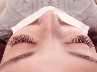 マツエク・マツパ MATSURI BASE.AWAJIのヘアスタイル