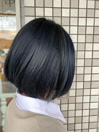 ショート カラー 辻出 綾弥のヘアスタイル