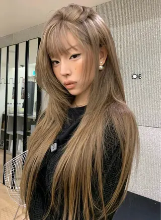 ロング 𝑲𝑶𝑲𝑶🦋 /艶感ワンホンヘアのヘアスタイル