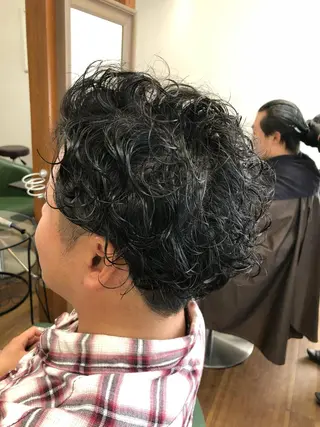 パーマ メンズ SHIORI💜口コ ミNo.1艶カラーのヘアスタイル