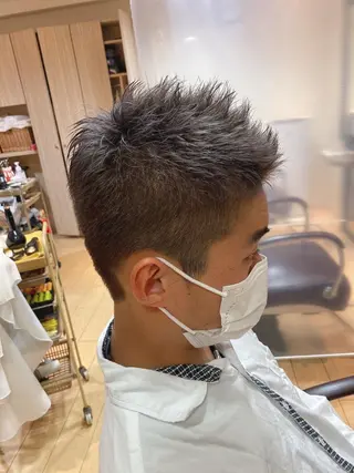 カラー メンズ 安藤 慎悟のヘアスタイル