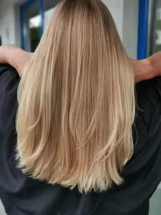 ロング カラー 勝河 怜楊のヘアスタイル
